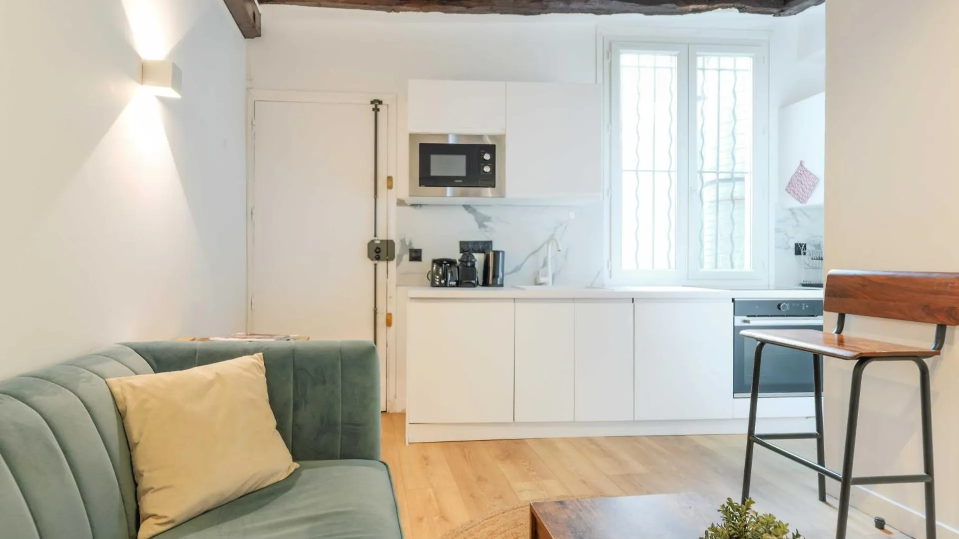 Superb Apartment La Sorbonne Latin Quarter パリ